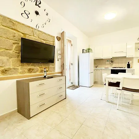 Pgs Immobiliare Srls Residenza Marino Bilocale In Centro Storico * ラ・マッダレーナ